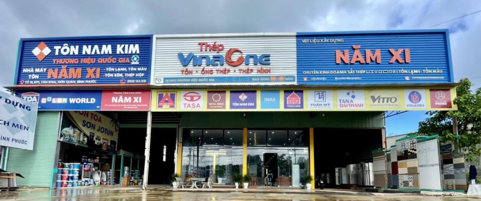 Showroom Gạch Men – VLXD Năm Xi Tân Khai